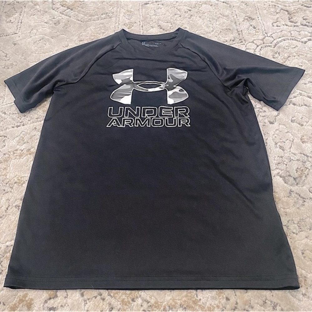 UNDER ARMOUR | YOUTH LG LOOSE CAMO LOGO SHIRT